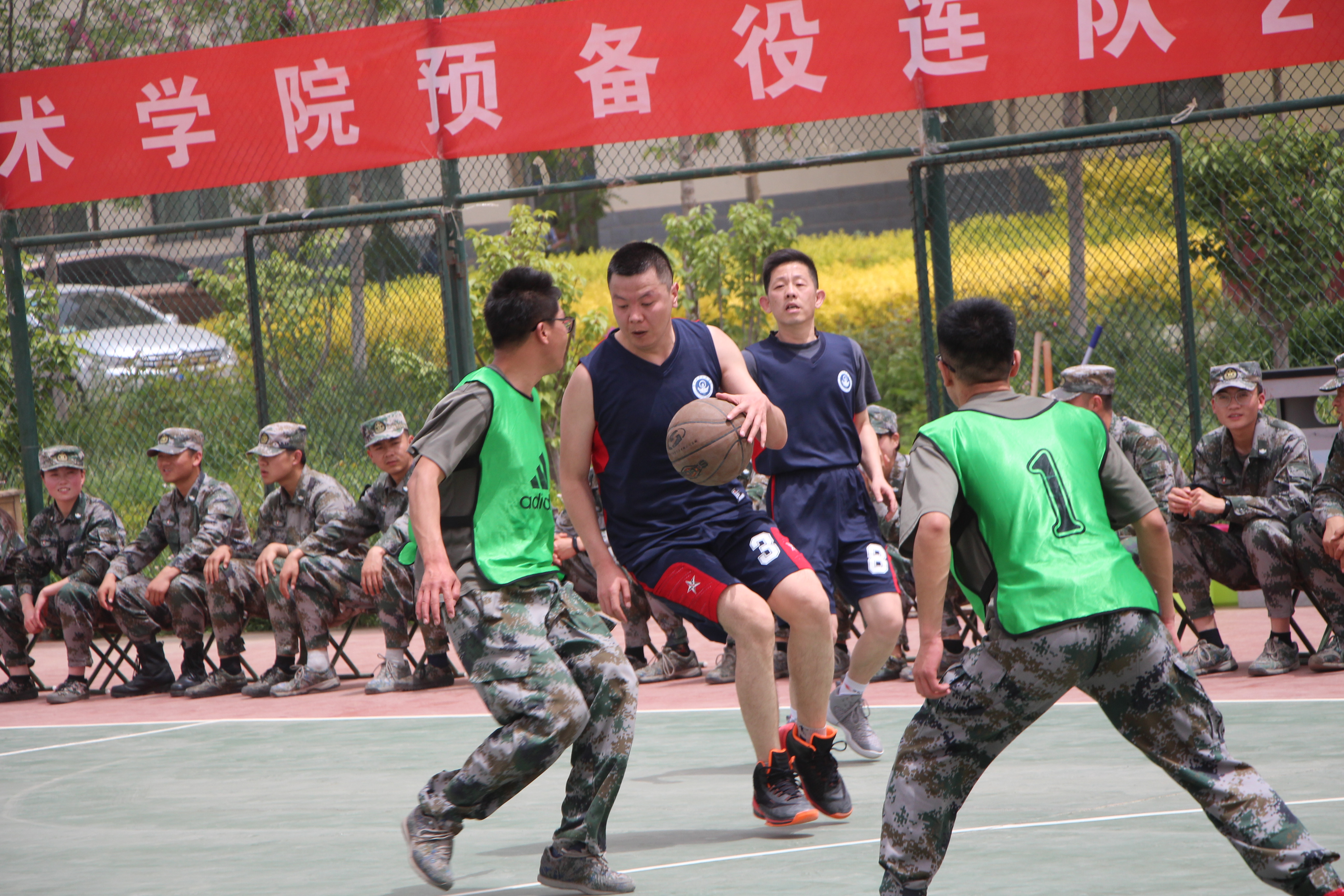 活跃课余文化生活 发挥团队协作精神 —— 学院举办预备役连队,教工
